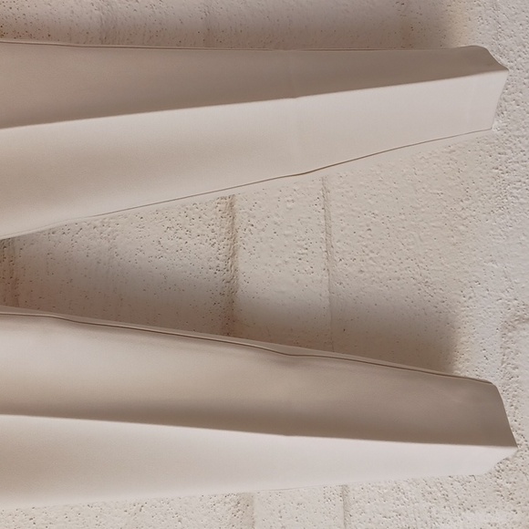 Chico's Cream Color Ankle Length Legging, Stretch, Like New - Picture 8 of 14